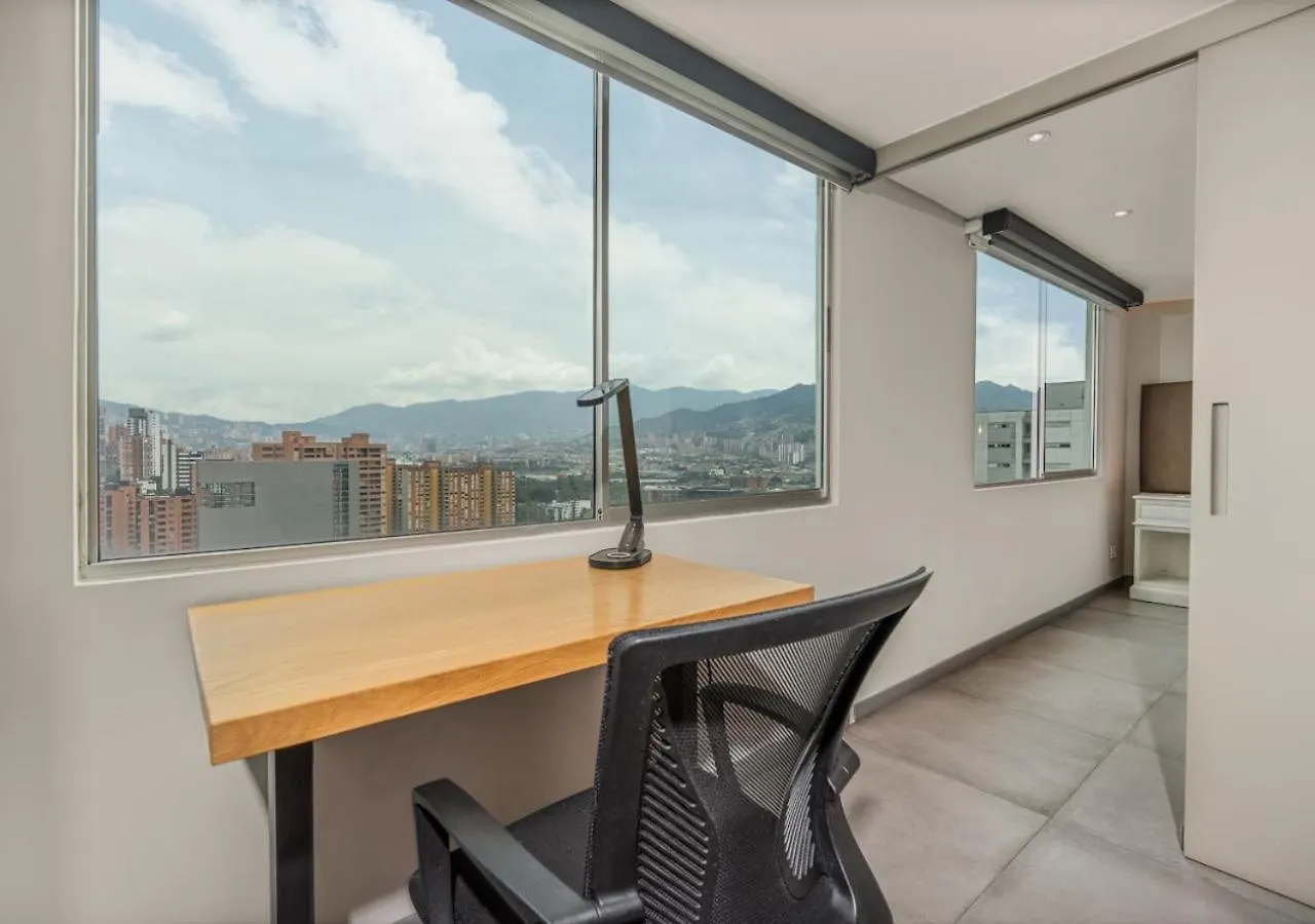 Affinity Apartahotel Medellín 4*,