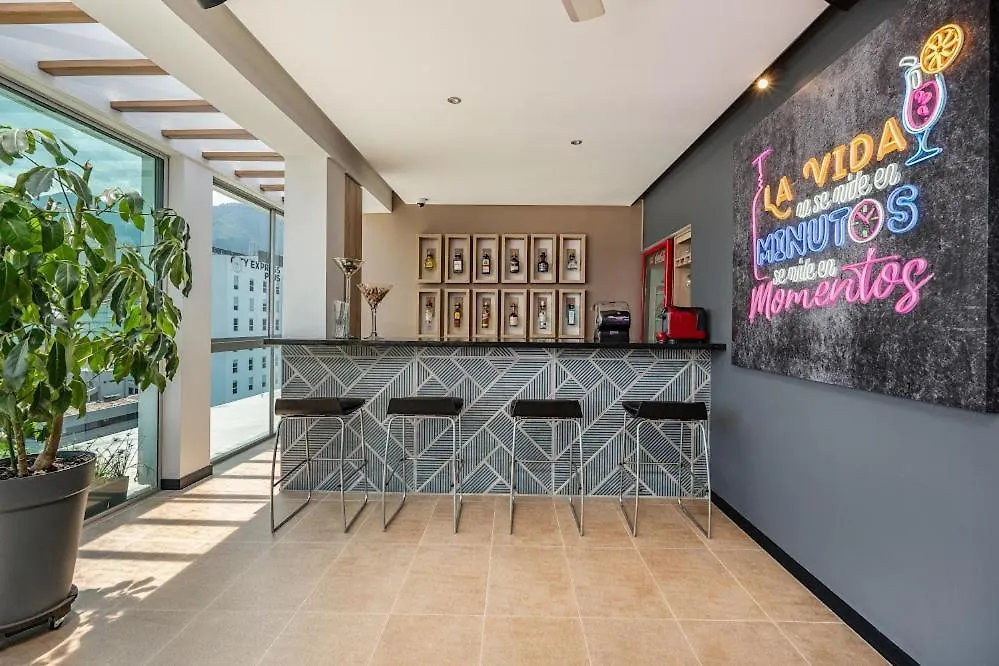Affinity Apartahotel Medellin 4*,